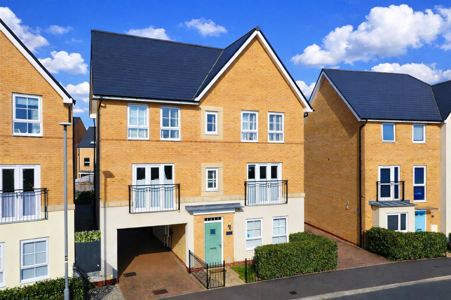 5 bed property in Vanguard Circle, Milton Keynes